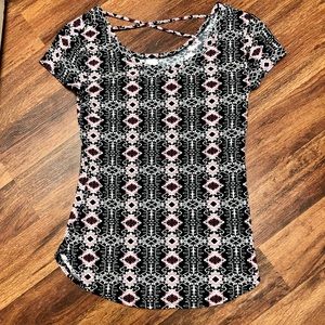 No Boundaries women’s tee